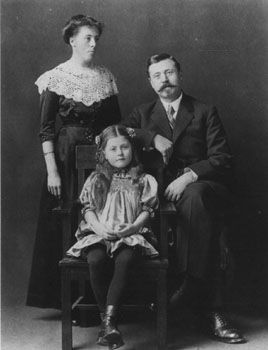 Earnest Henry "Chinese" Wilson with his wife Helen (neé Ganderton) and their daughter Muriel Primrose in a photograph taken in Japan.